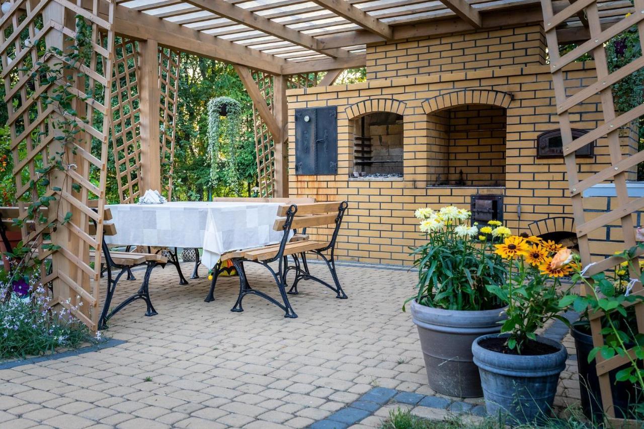 Zielono Mi - Dom Goscinny W Lapalicach Lapalice المظهر الخارجي الصورة